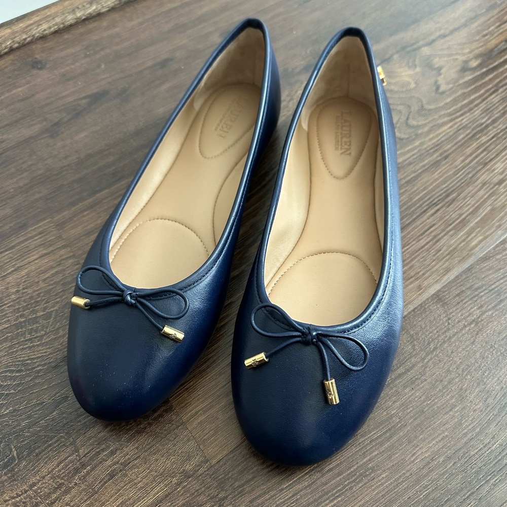 NWOT Lauren Ralph Lauren Navy Ballet Flats